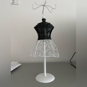 Jewelry holder. Earring, necklaces; brackets.